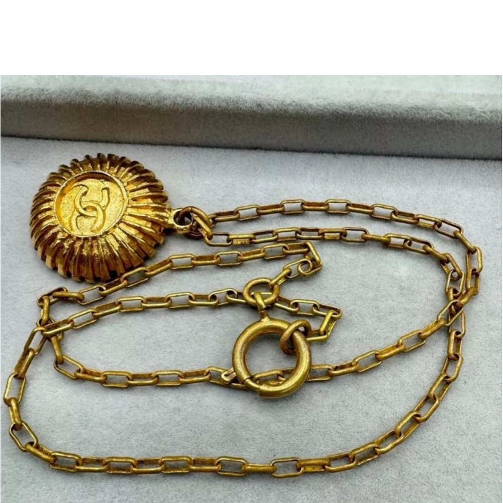 Chanel CC Necklace - 17” vintage gold plated necklace - Picture 12 of 16